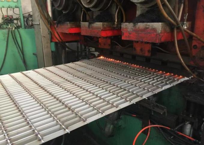 Hot Dip Galvanized Steel Bar Grating Explosion Proof Walkway Metal Grid Plate 7