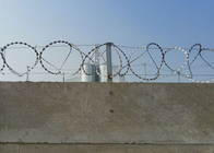 Bescherming van Razor Fencing Wire 10mm-65mm Concertina Wire Mesh Fence