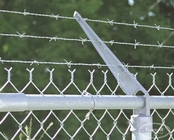 Горячеоцинкованный забор из колючей проволоки, упакованный для ограждения границ