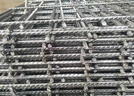 Construcción de la barra redonda del Rebar que refuerza la malla de alambre soldada con autógena concreta