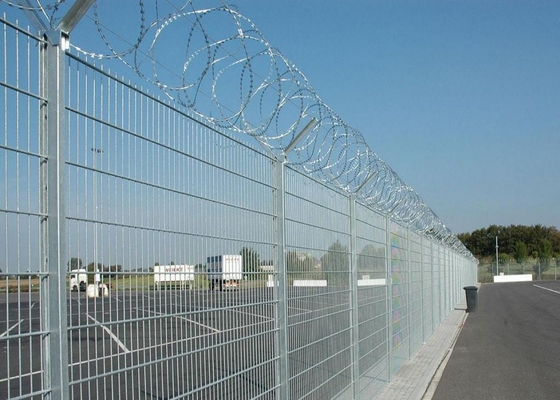 buy Green / White Welded Mesh Fencing Rectangle Hole With Y Post online manufacturer
