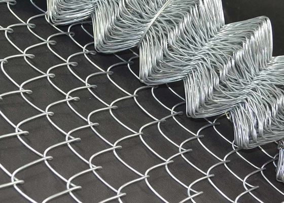 buy ISO9001 Diamond Chain Link Security Fence 40x40mm 50x50mm Highly Durable online manufacturer