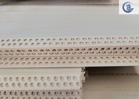 Perlina d'angolo in plastica antiruggine spessore 1 mm per costruzione in cartongesso